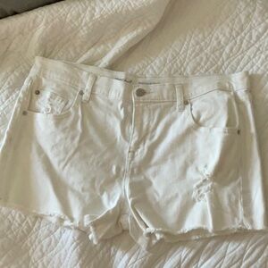 Boyfriend stretch shorts.